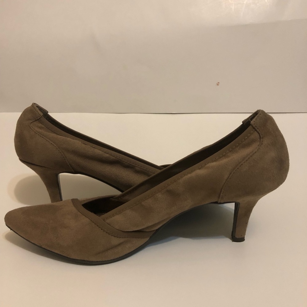 👠Mootsies Tootsies soft nude pump.